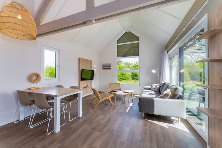 Photo 2 of Zeedijk 24-943