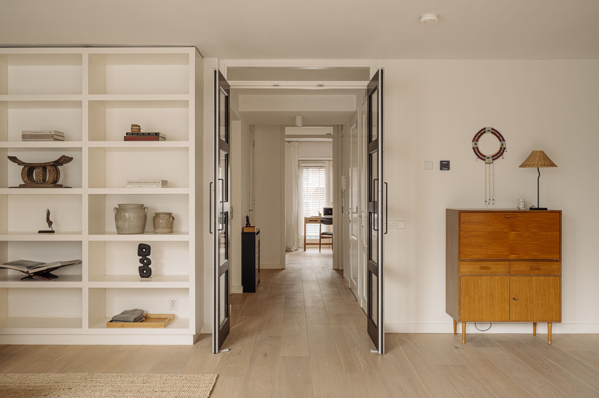 Modern Apartment with Sunny South-Facing Balcony in Rivierenbuurt — 18