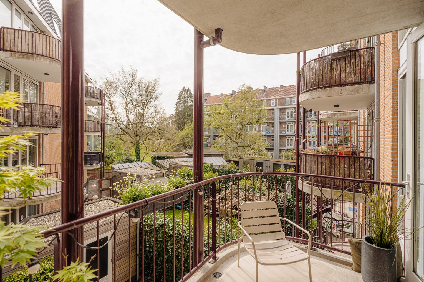 Modern Apartment with Sunny South-Facing Balcony in Rivierenbuurt — 14