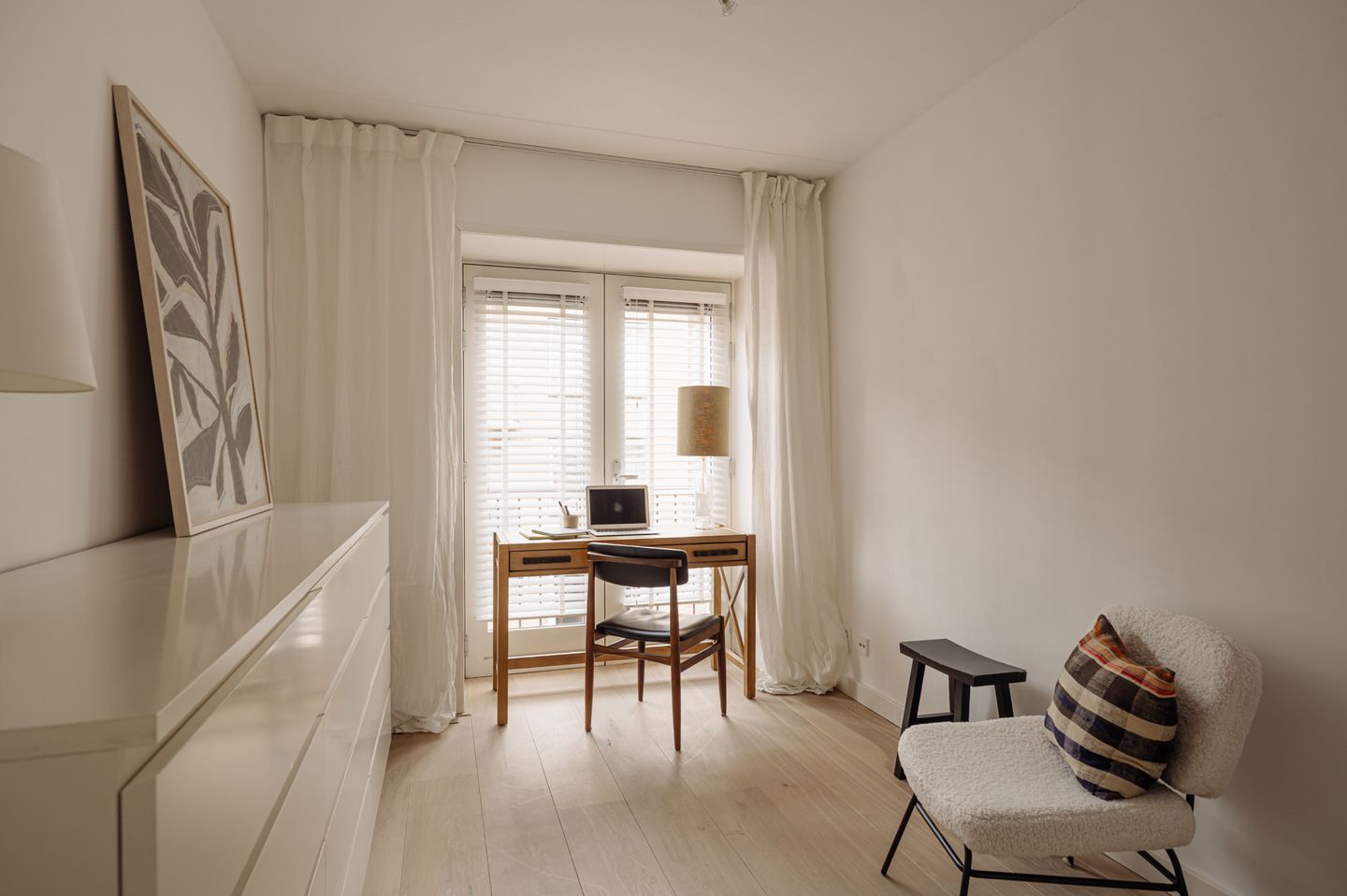 Modern Apartment with Sunny South-Facing Balcony in Rivierenbuurt — 20