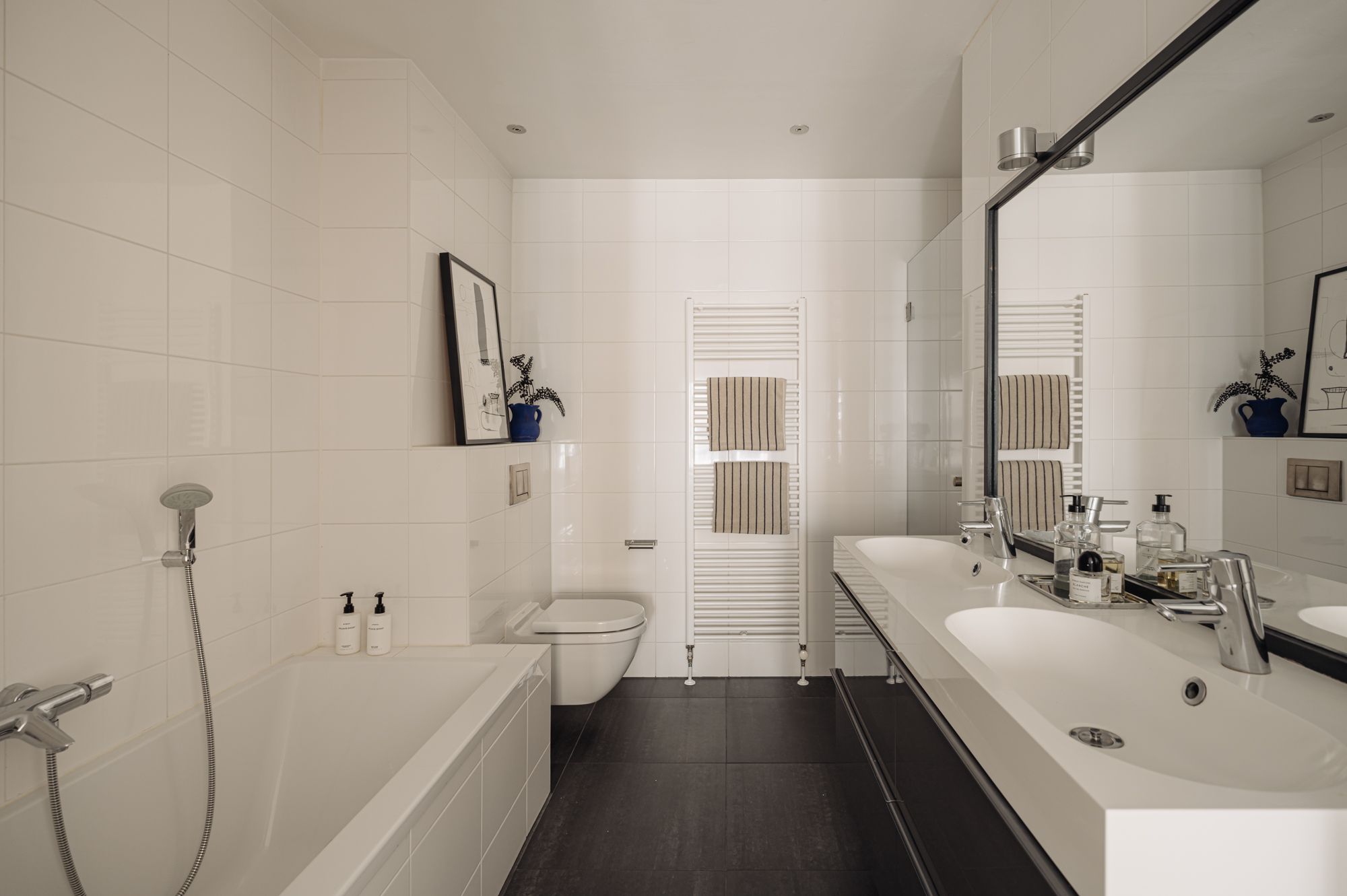 Modern Apartment with Sunny South-Facing Balcony in Rivierenbuurt — 24