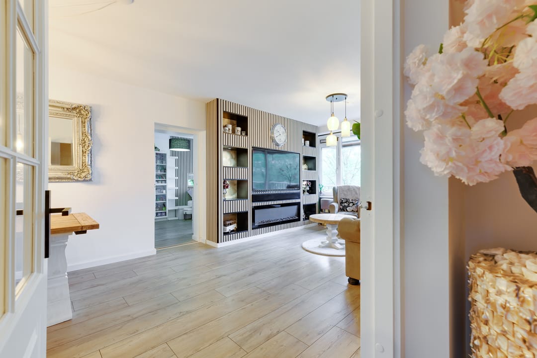 Spacious 4-room apartment with green views and full-width balcony in Leidschendam — 13