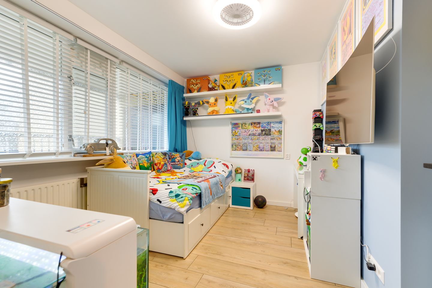 Spacious 4-room apartment with green views and full-width balcony in Leidschendam — 19