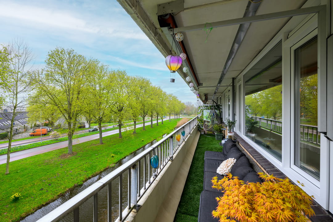 Spacious 4-room apartment with green views and full-width balcony in Leidschendam — 22