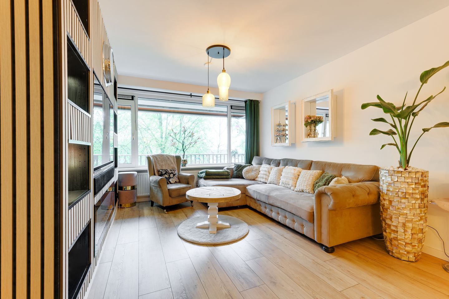 Spacious 4-room apartment with green views and full-width balcony in Leidschendam — 14