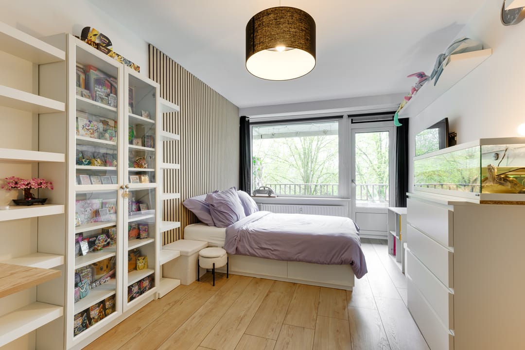 Spacious 4-room apartment with green views and full-width balcony in Leidschendam — 16