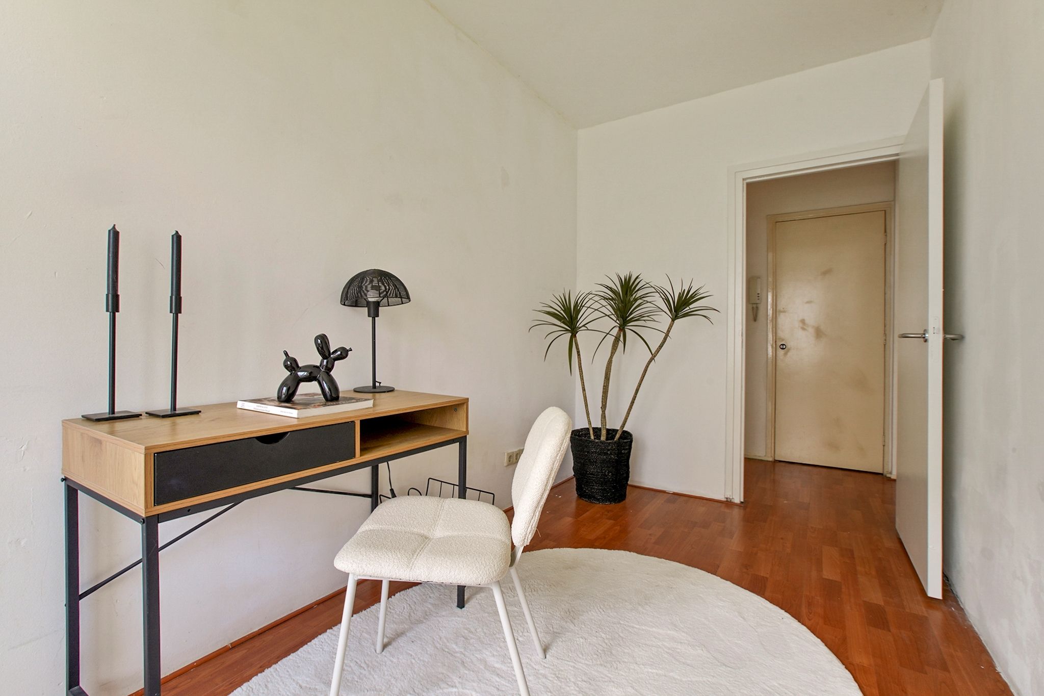 Bright corner apartment with two balconies in Amsterdam Nieuw-West — 21