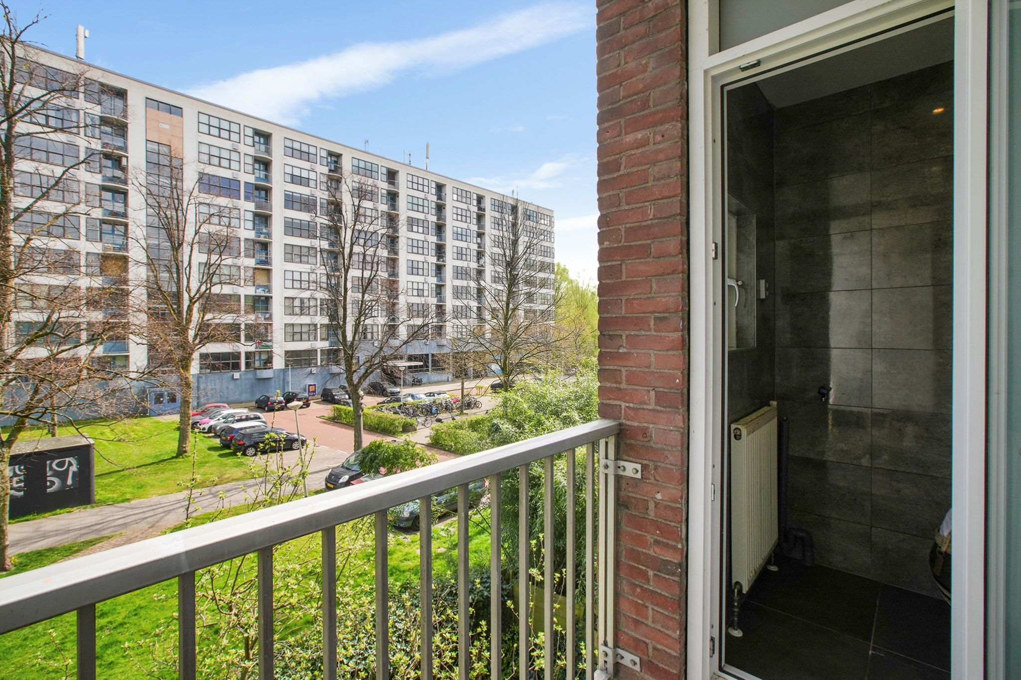 Bright corner apartment with two balconies in Amsterdam Nieuw-West — 33