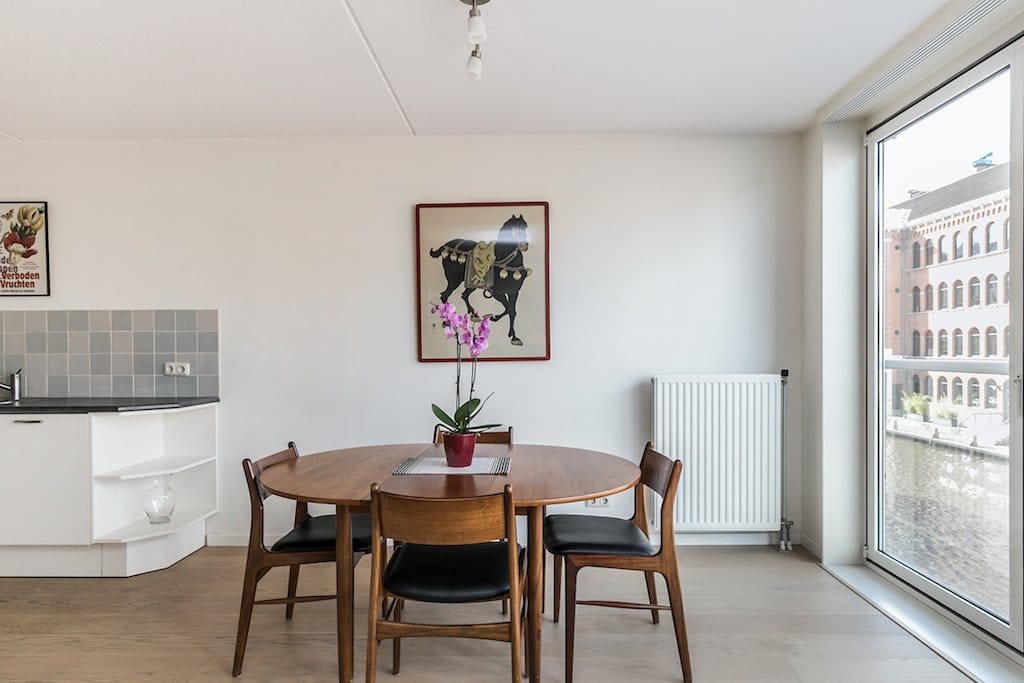 Photo 13 of Valkenburgerstraat 192-D