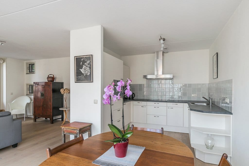 Photo 14 of Valkenburgerstraat 192-D