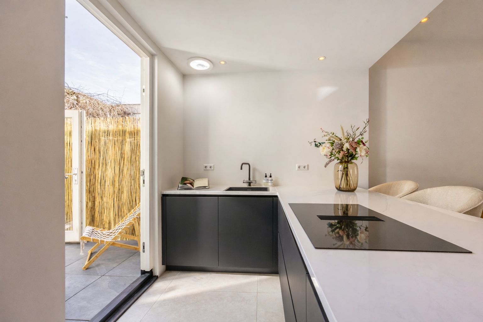 Photo 15 of Reitzstraat 31