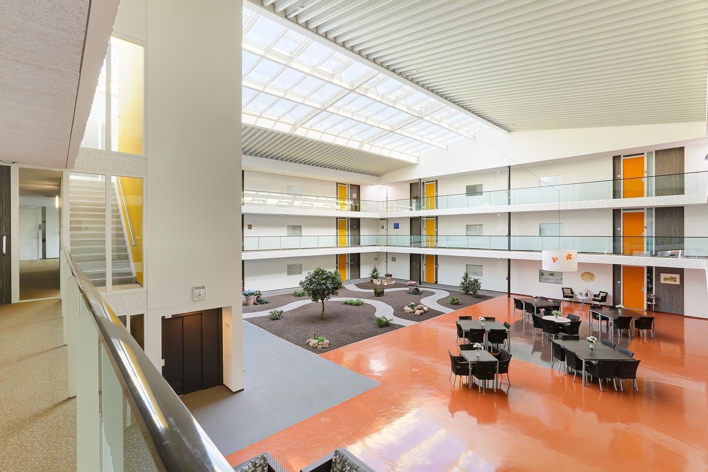 Foto 5 van Karbeel 147