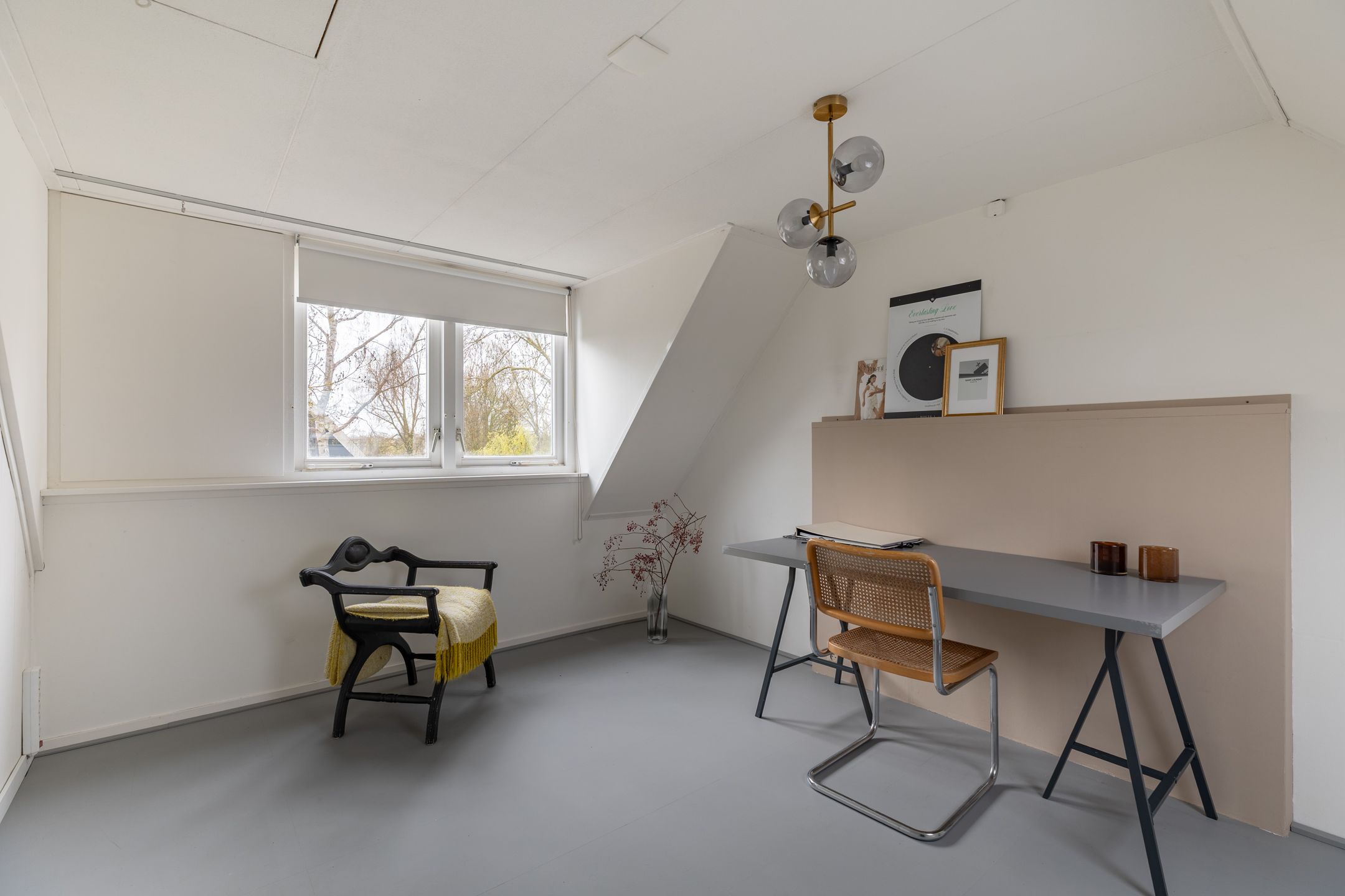 Spacious 5-Room Terraced Family Home with Private Parking in Child-Friendly Neighborhood — 33