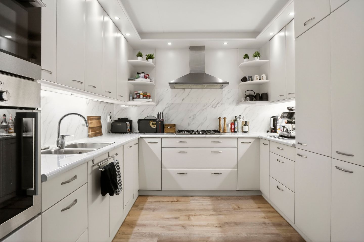 Photo 14 of Stationsweg 170