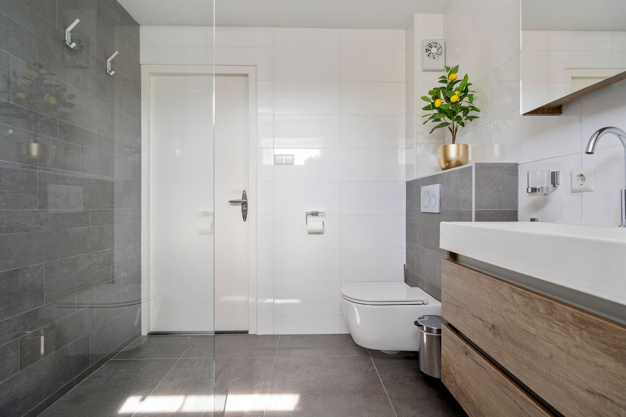 Photo 24 of Warmoezierslaan 16