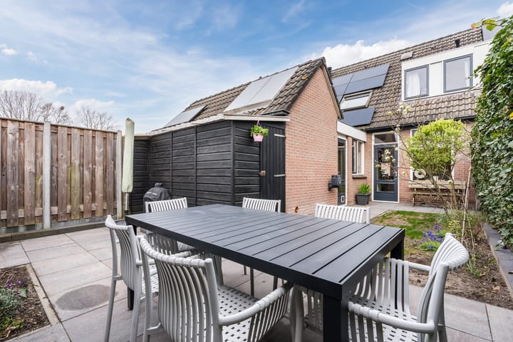 Foto 2 van Luchtenstein 24