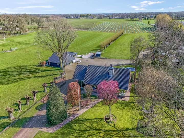 Foto 2 van Den Akker 12