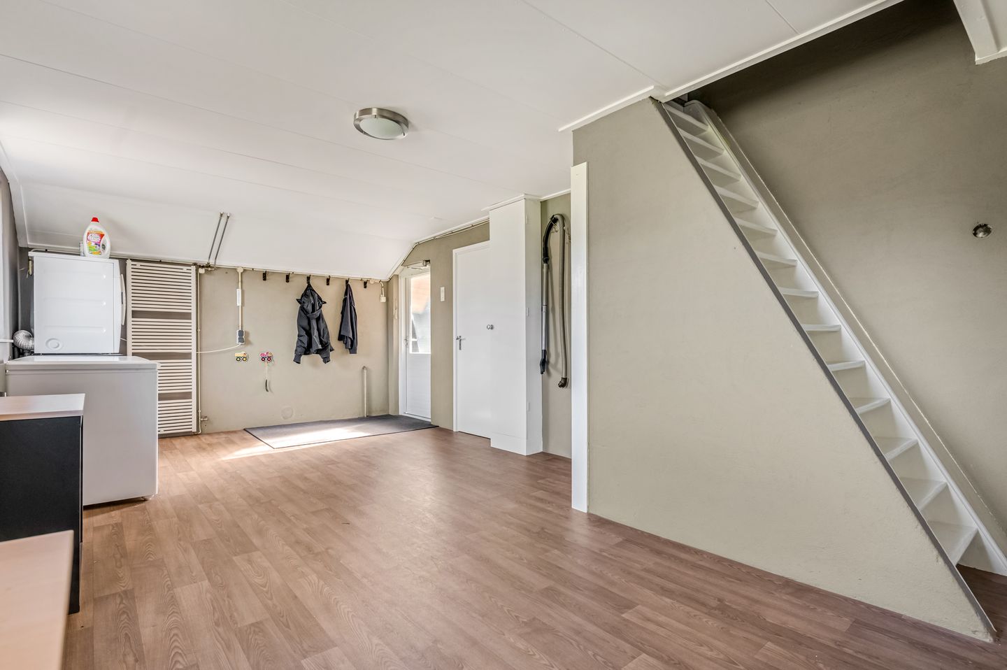 Foto 25 van Den Akker 12