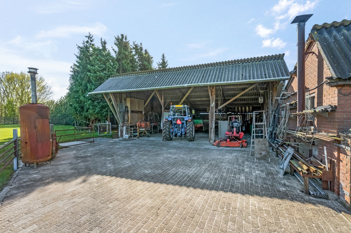 Foto 35 van Den Akker 12