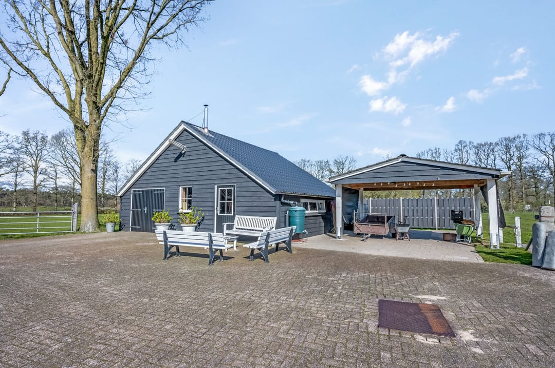 Foto 32 van Den Akker 12