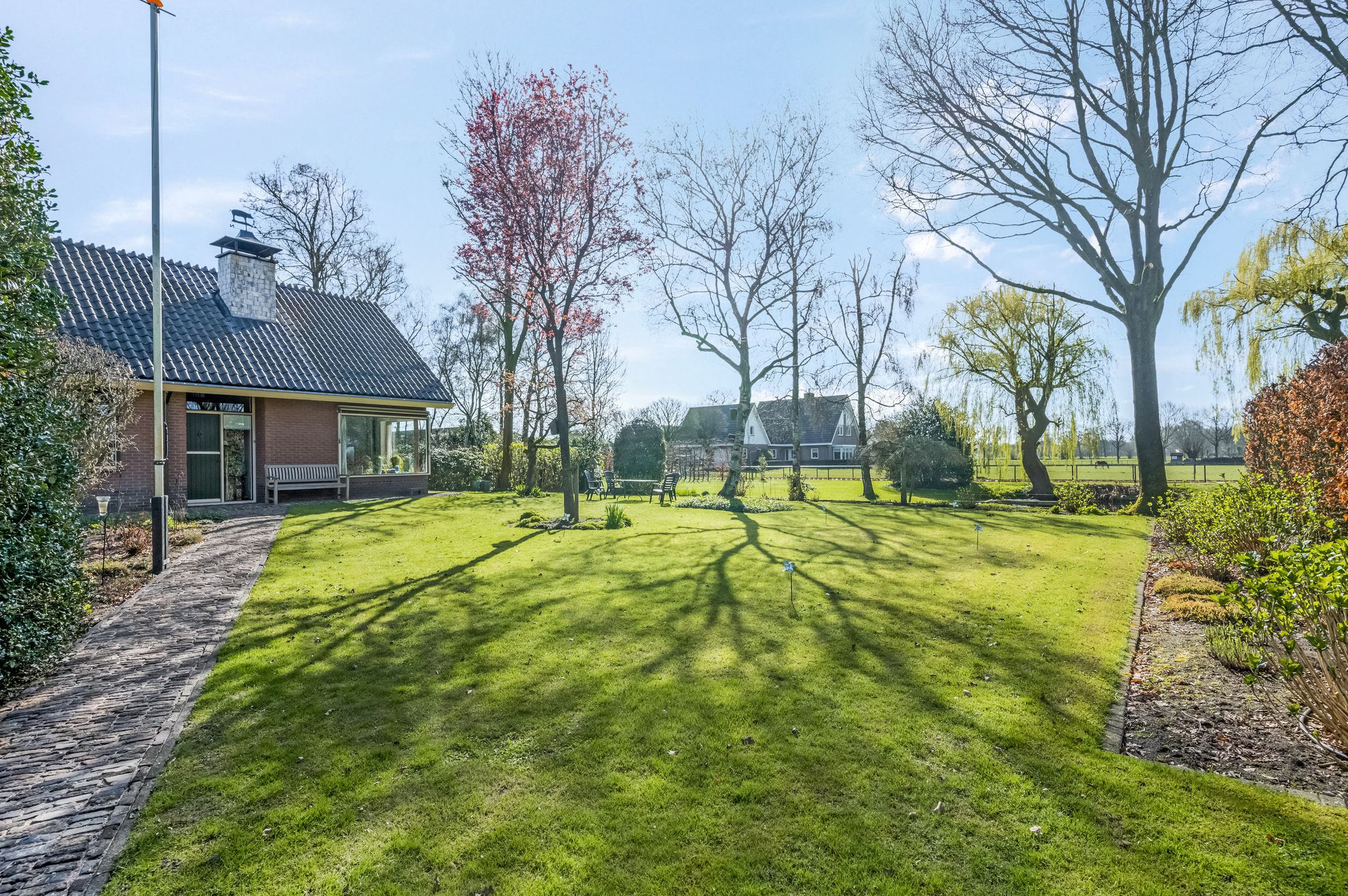 Foto 36 van Den Akker 12