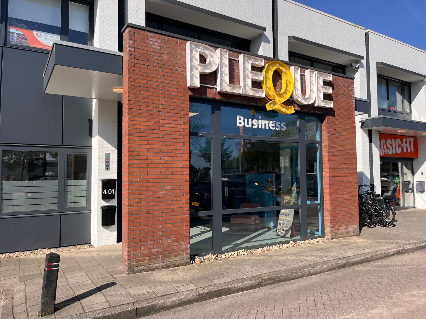 View photo 2 of Nieuwegracht 4-01