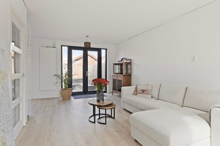 Foto 2 van Admiraal de Ruyterstraat 102