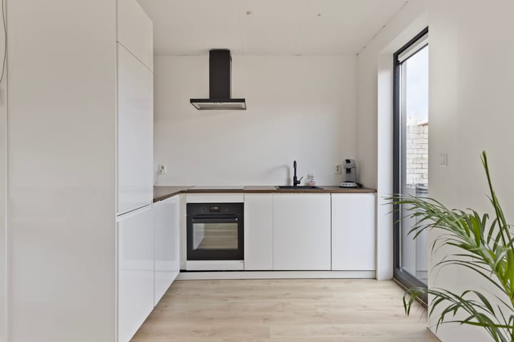 Foto 4 van Admiraal de Ruyterstraat 102