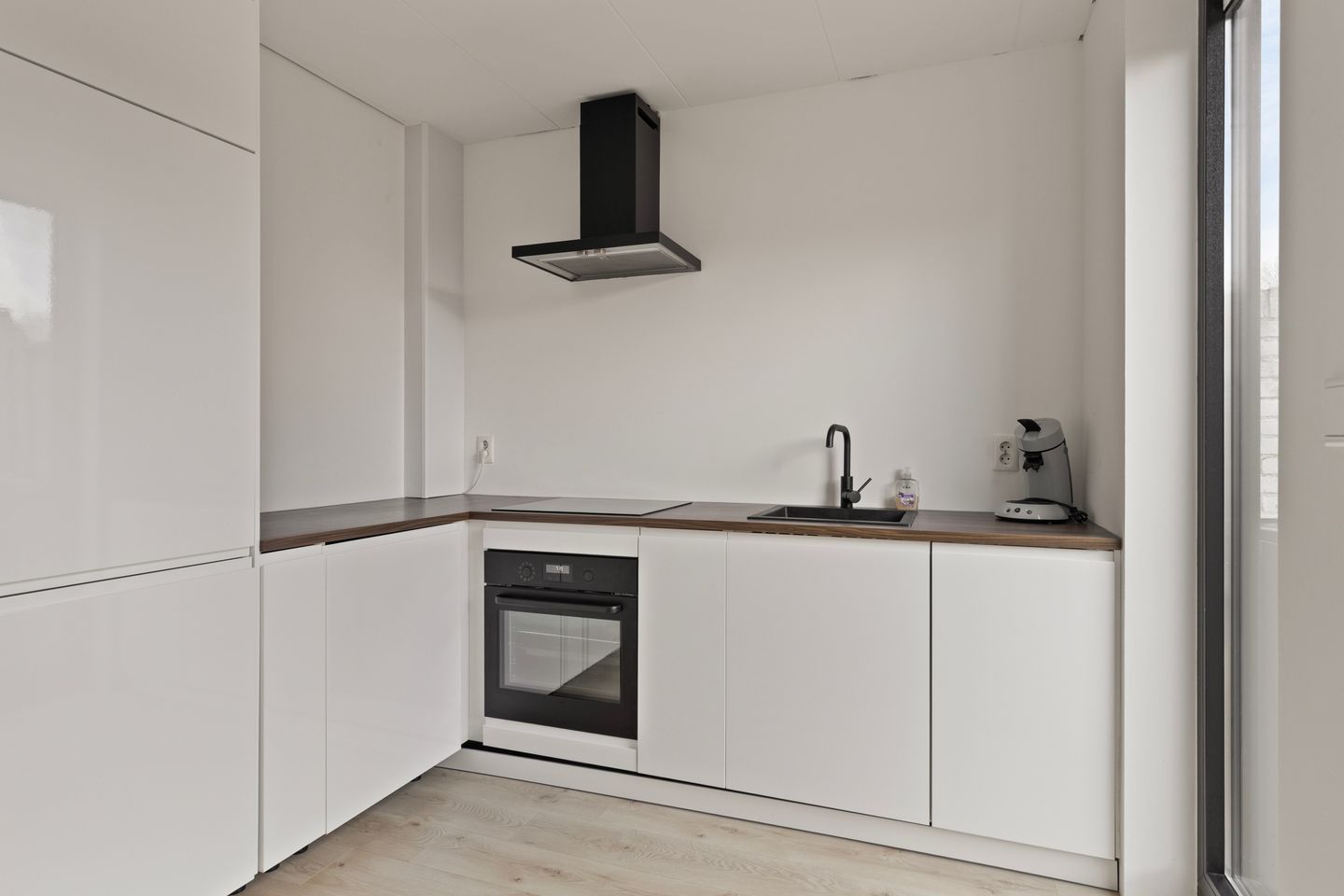 Foto 14 van Admiraal de Ruyterstraat 102