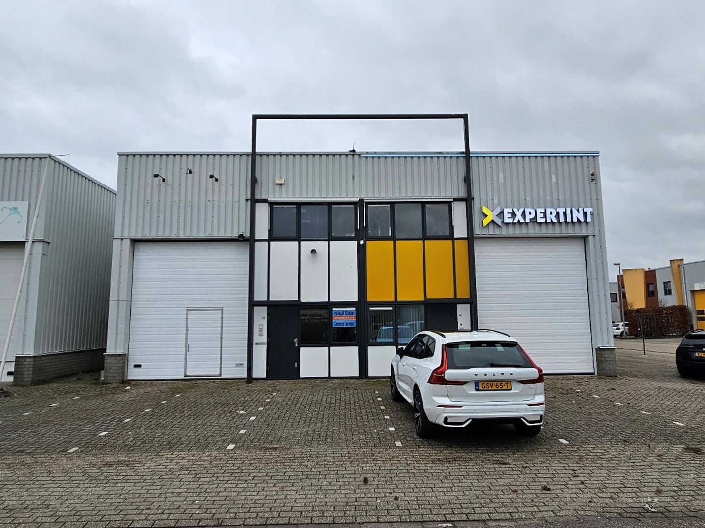 View photo 2 of Einsteinstraat 42