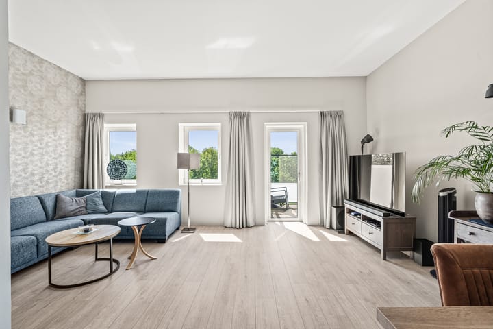 Photo 2 of Merweplein 5-24