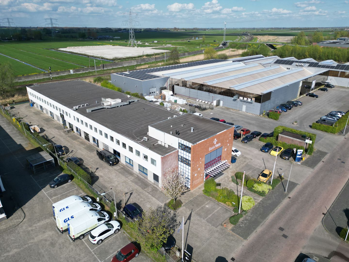 View photo 1 of Prisma 100