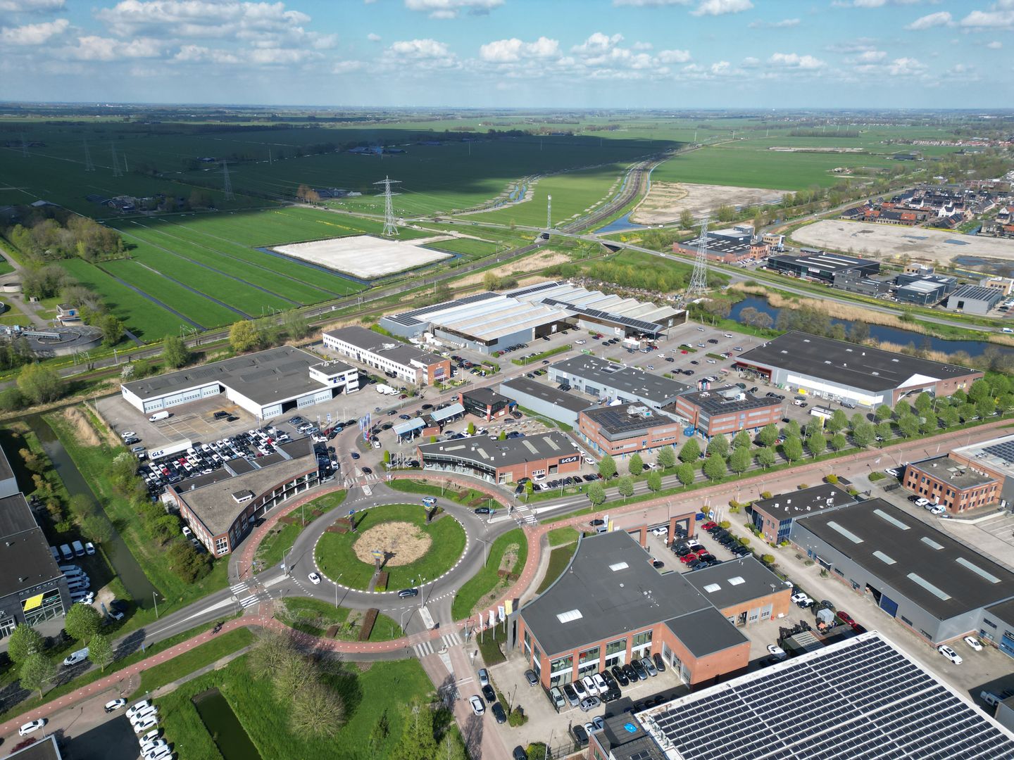 View photo 3 of Prisma 100