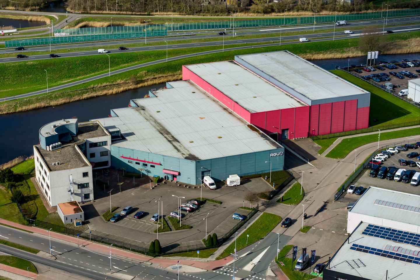 Bekijk foto 2 van Koraalstraat 1