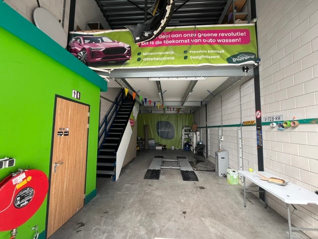 Bekijk foto 3 van Aston Martinlaan 18-D