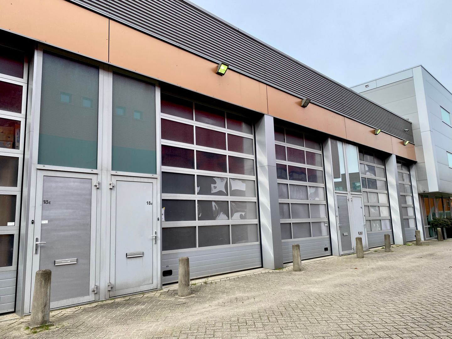 Bekijk foto 2 van Aston Martinlaan 18-D