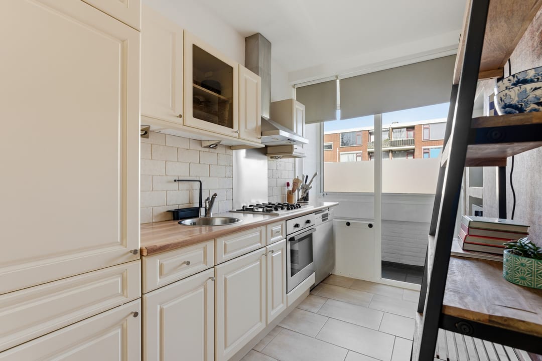 Foto 16 van Van Beethovenstraat 143