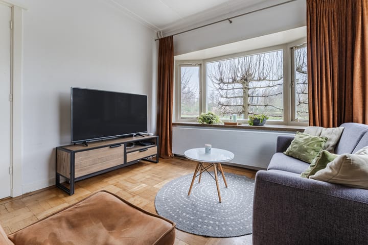 Hoekwoning te koop: Provincialeweg 328, Zaandam