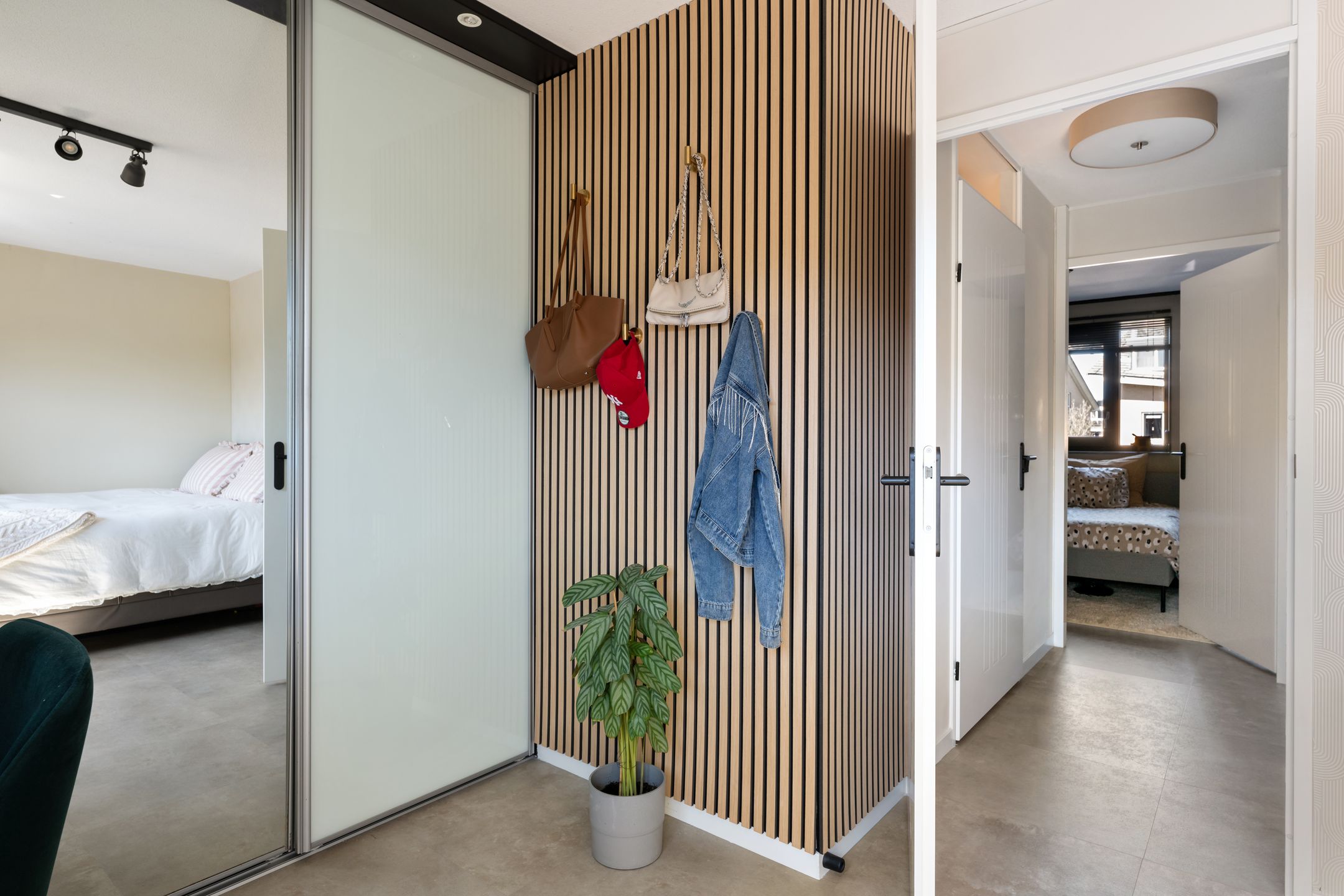 Foto 33 van Brederodestraat 16