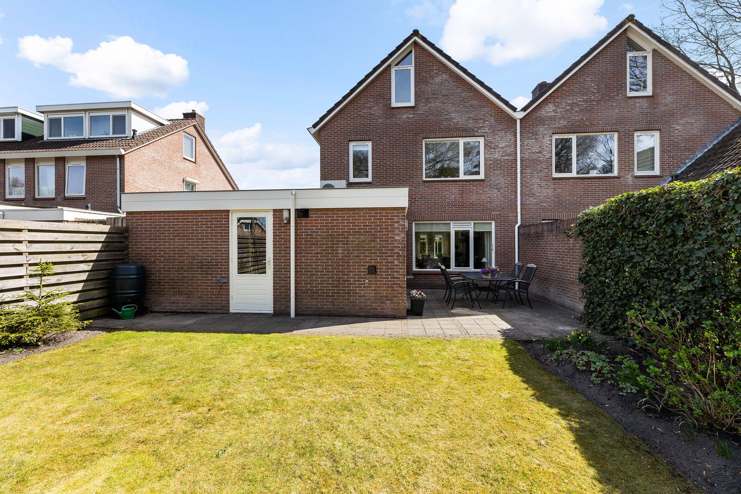 Photo 40 of Tarweakker 19