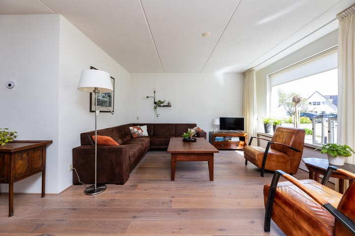 Photo 2 of Tarweakker 19