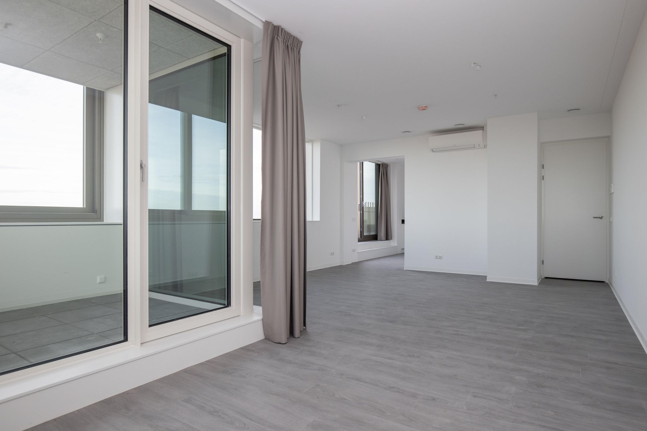 Photo 3 of Machinekamerplein 32-327