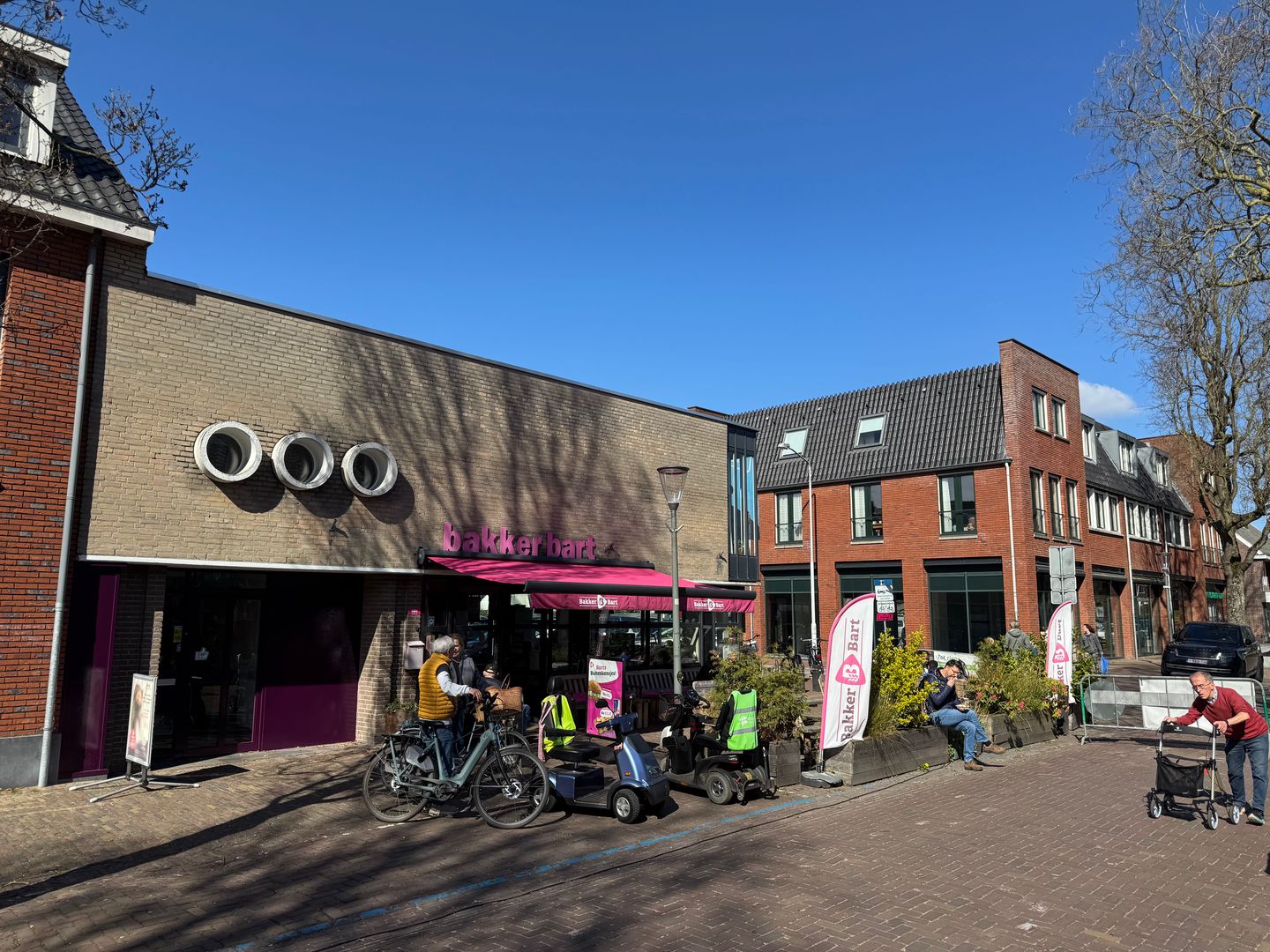 View photo 2 of Traaij 111