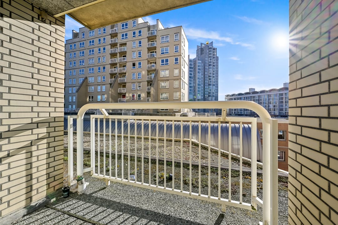 Foto 28 van Gevers Deynootweg 692