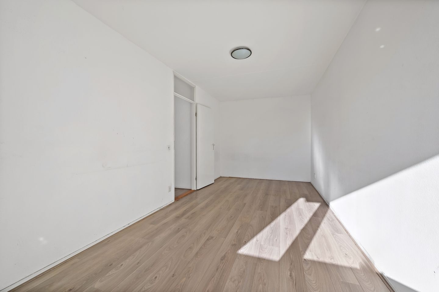 Foto 25 van Gevers Deynootweg 692