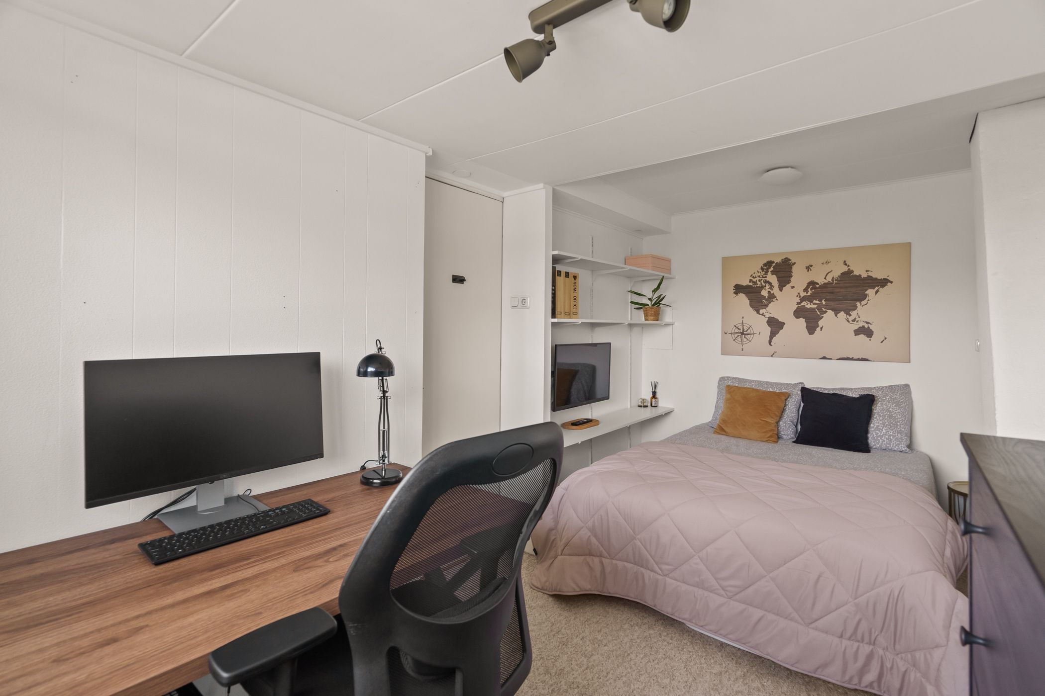 Photo 36 of Goudsbloemstraat 6