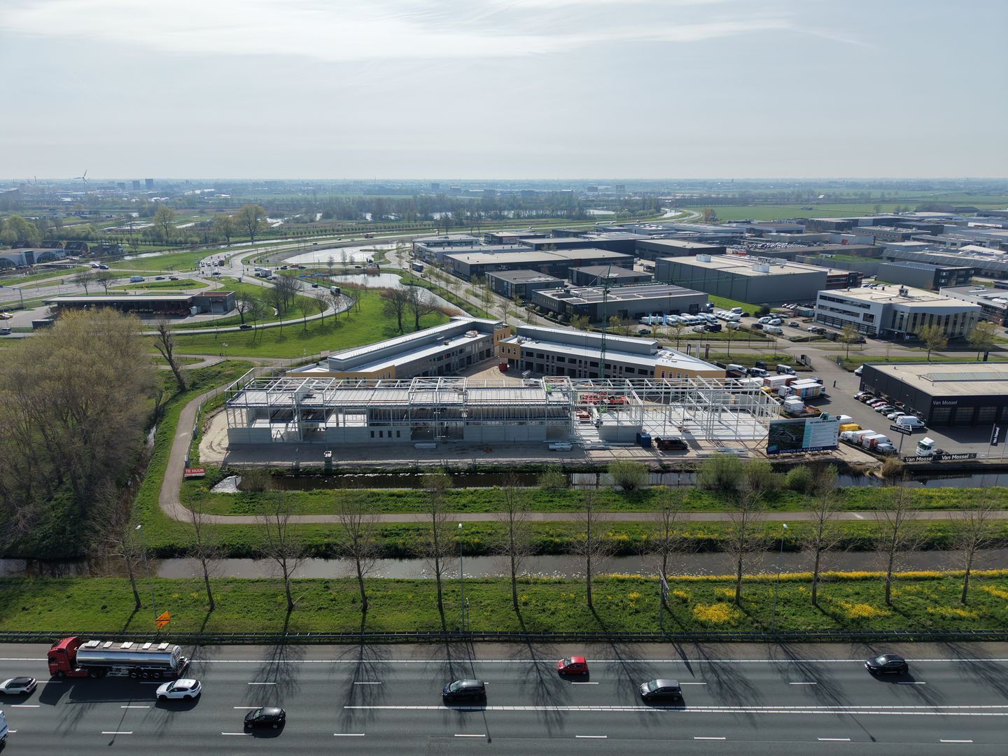 View photo 2 of Grote Esch XL1