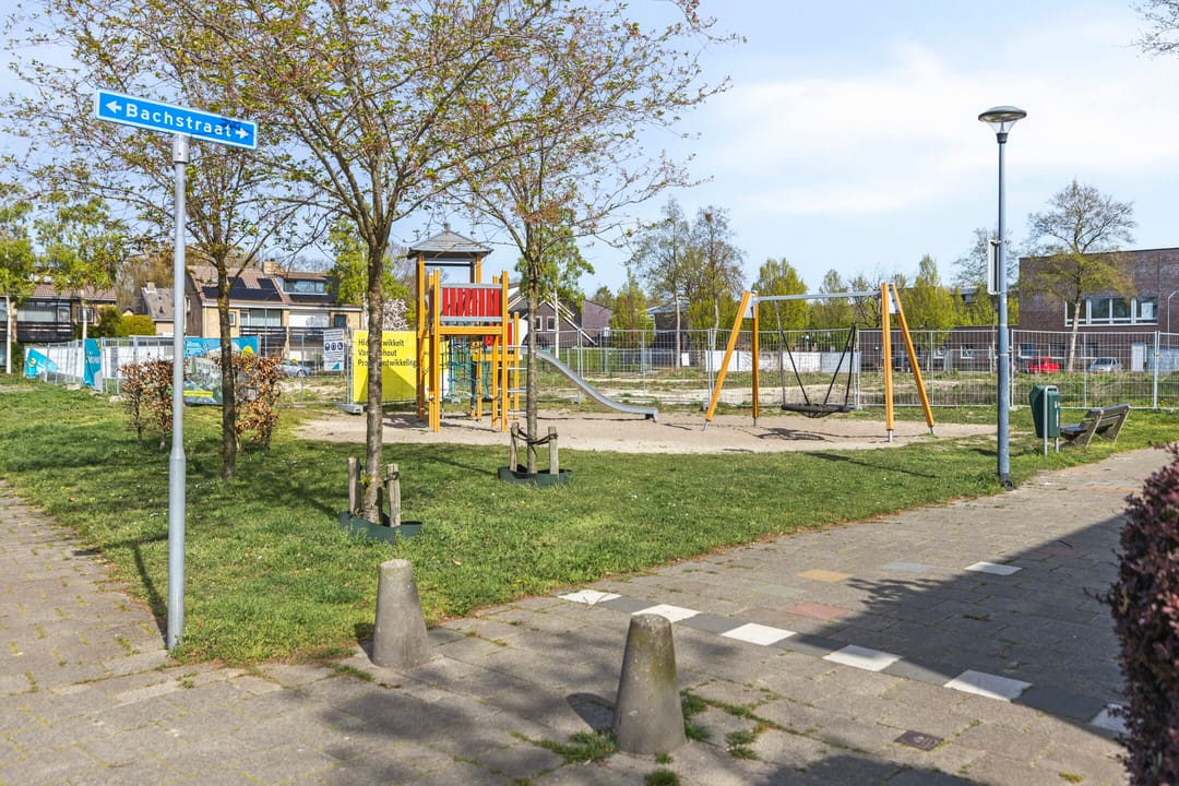 Foto 38 van Bachstraat 6