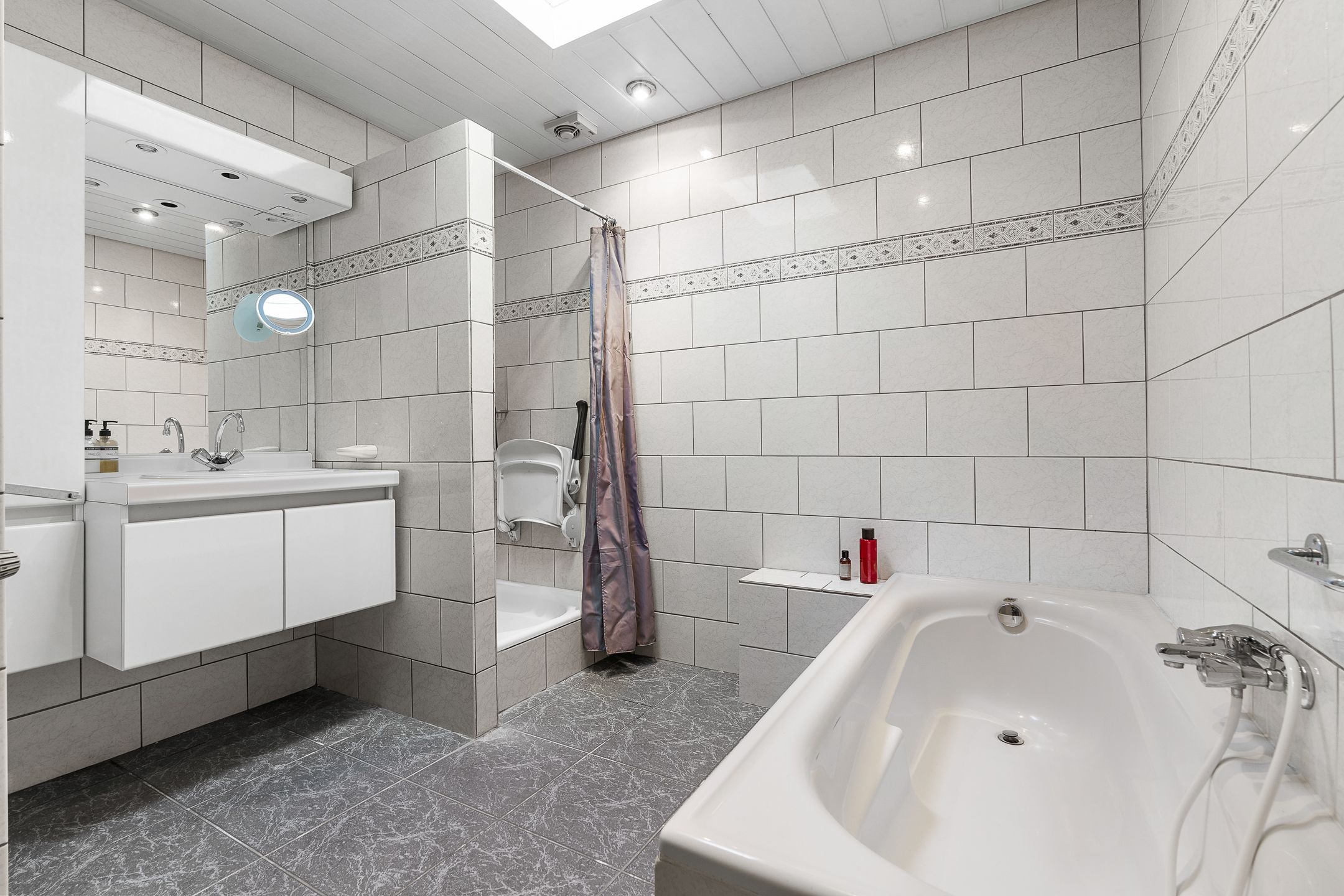 Photo 15 of Burgemeester Haefkensstraat 39