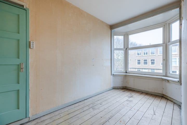 Photo 3 of Adriaan van Bergenstraat 5-2